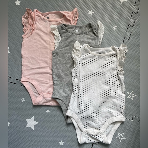 GAP Other - BOGO Gap - Sleeveless Bodysuit Trio, 12-18 months